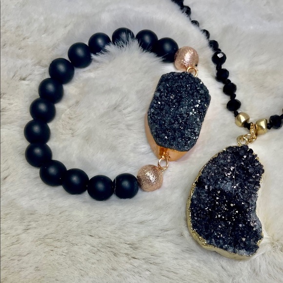 Jewelry - Long black necklace and bracelet set